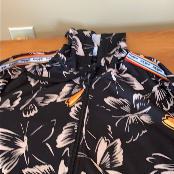 SOLD 🦋🦋🌻🌻 - Picture 2 of 5